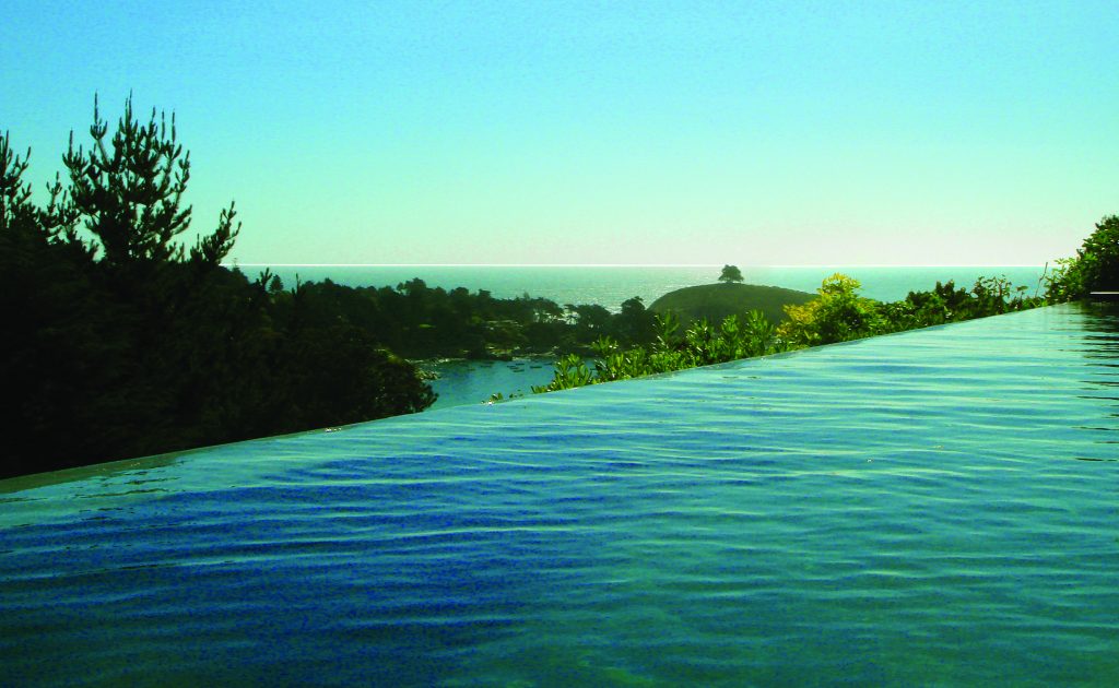 14_convergencia_visual_de_piscina_y_horizonte_28fotC3B3grafo_Enrique_Browne29