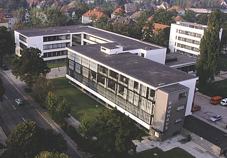Bauhaus building in Dessau - Data, Photos & Plans ...
