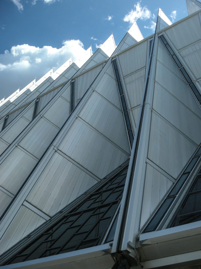 Capilla_Academia_Cadetes_-_SOM_-_Colorado_-_WikiArquitectura44