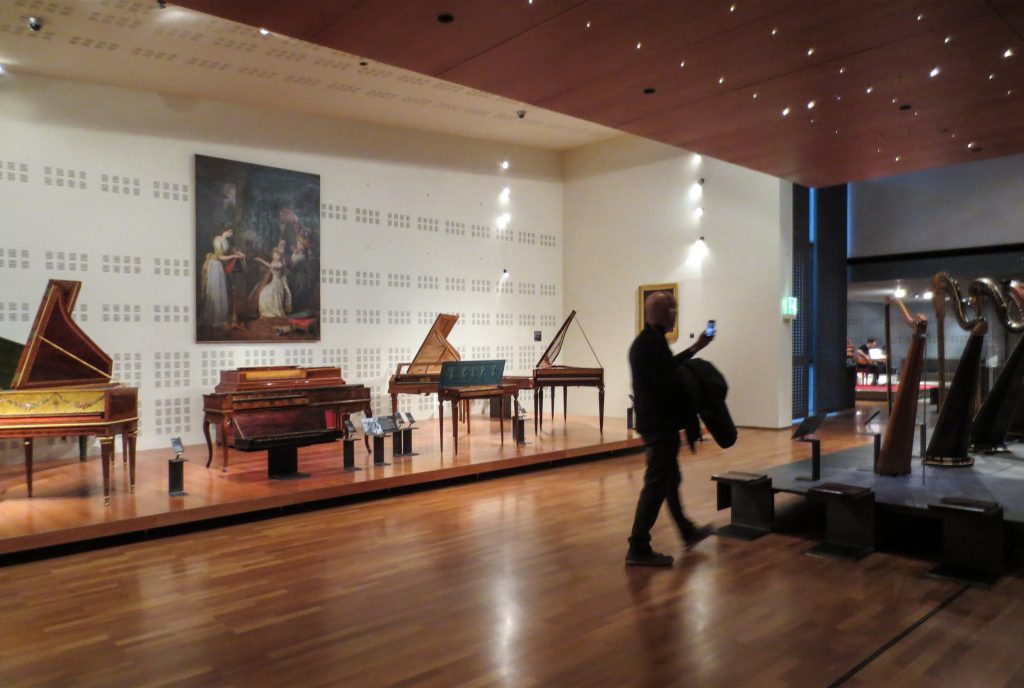 Museo_de_la_MC3BAsica_-_Franck_HammoutC3A8ne_-_ParC3ADs_-_WikiArquitectura_23