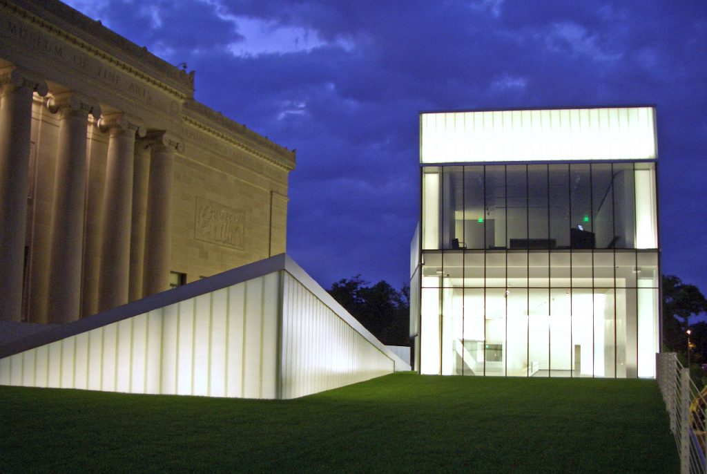 Nelson_Atkins_Museum_of_Art_-_Bloch_Building_281629