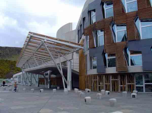 Parlamento.fachada_11