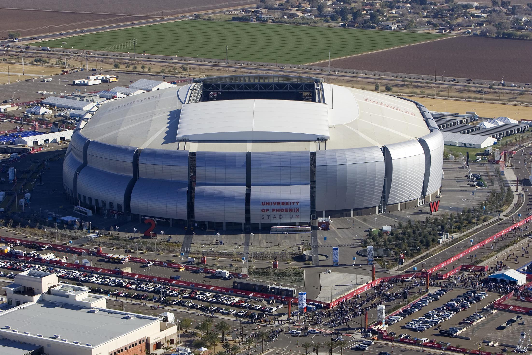 Is State Farm Stadium Indoor or Outdoor?