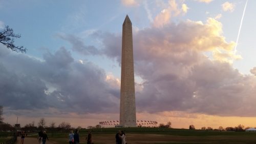 Washington_Monument_-_Clouds_at_sunset,_March_2016