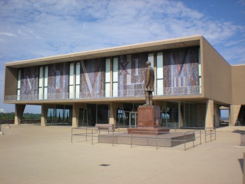 War Memorial Center – E.Saarinen – Estados Unidos_10