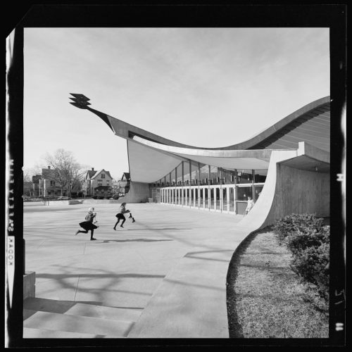 Yale_University,_David_S._Ingalls_Hockey_Rink,_New_Haven,_Connecticut,_1956-59._Exterior_-_00556v