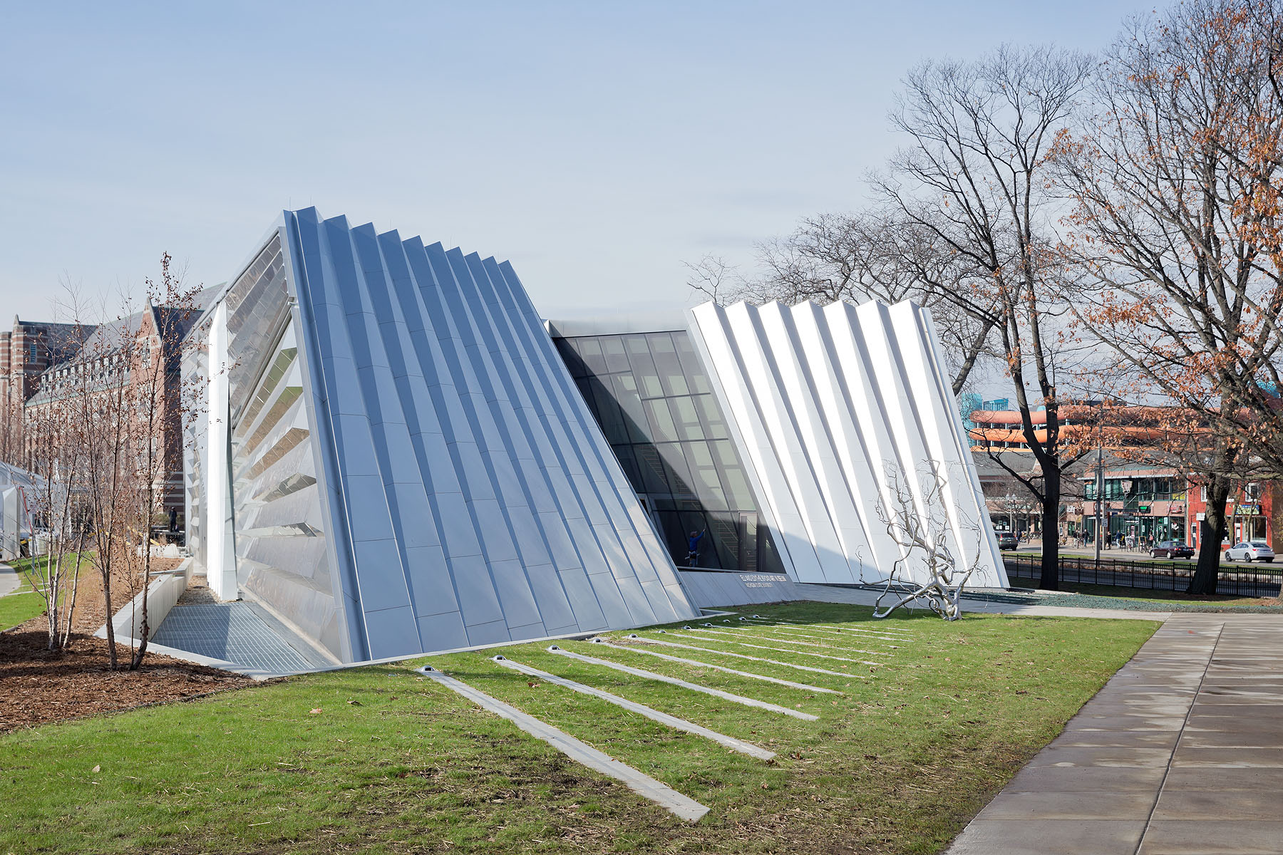 Eli and Edythe Broad Art Museum - Zaha Hadid - Photo by Iwan Baan (4 ...